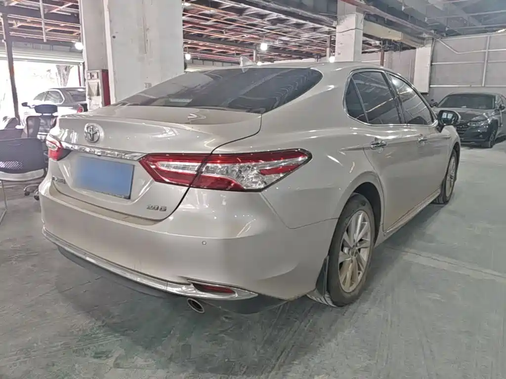 Toyota Camry — миниатюра 7