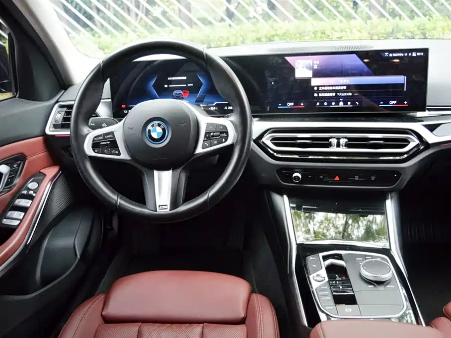 BMW i3 — миниатюра 13