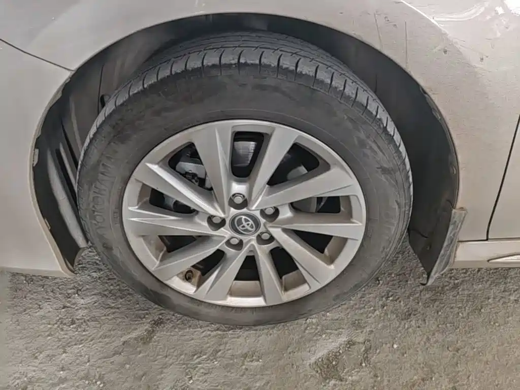 Toyota Camry — миниатюра 23