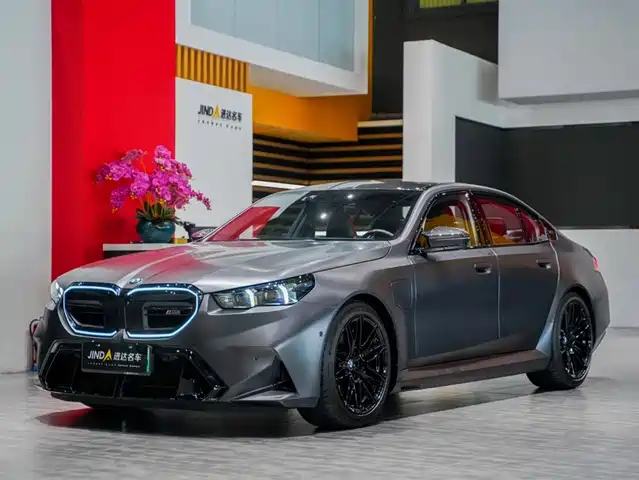 BMW  M5 NEW ENERGY 2025