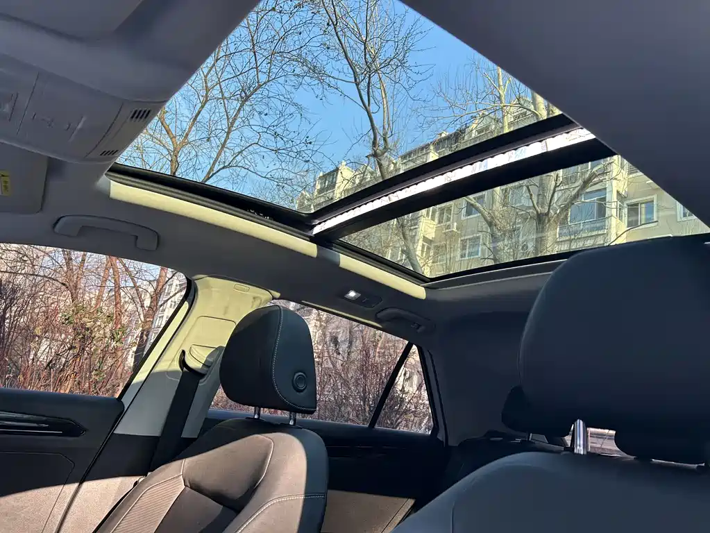 VOLKSWAGEN T ROC EXPLORING SONGS