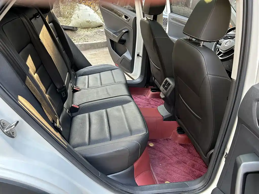 VOLKSWAGEN T ROC EXPLORING SONGS