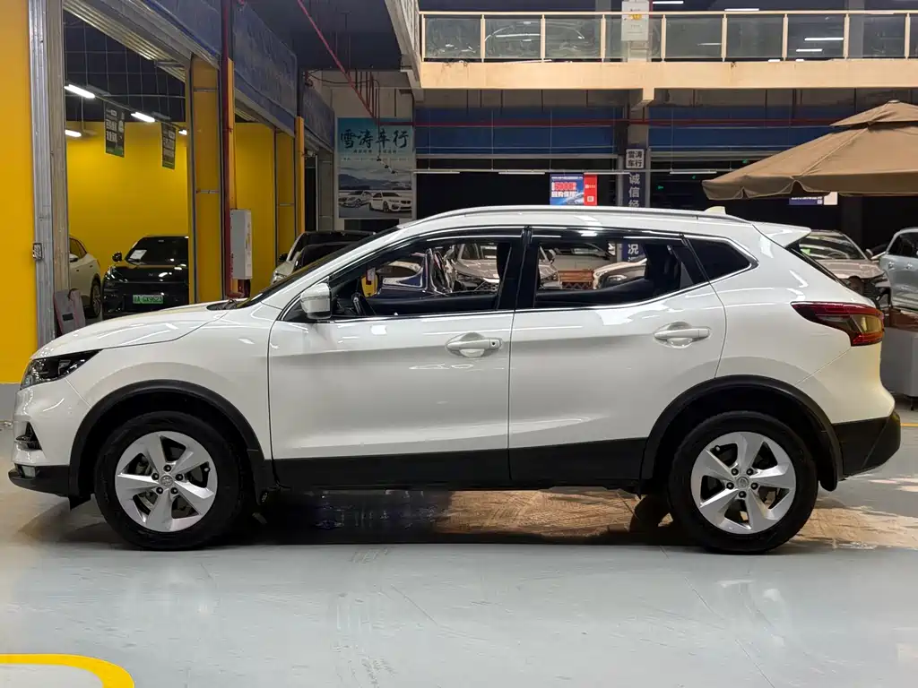 Nissan Qashqai 2019 2.0L CVT Smart