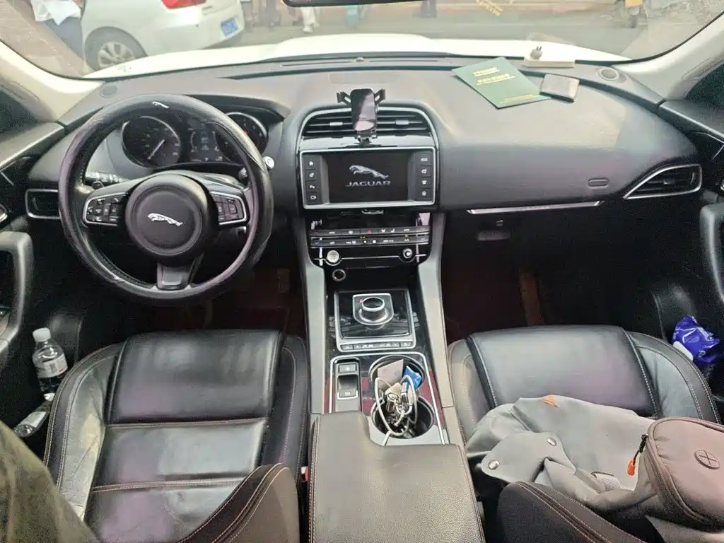 Jaguar F-PACE — миниатюра 5