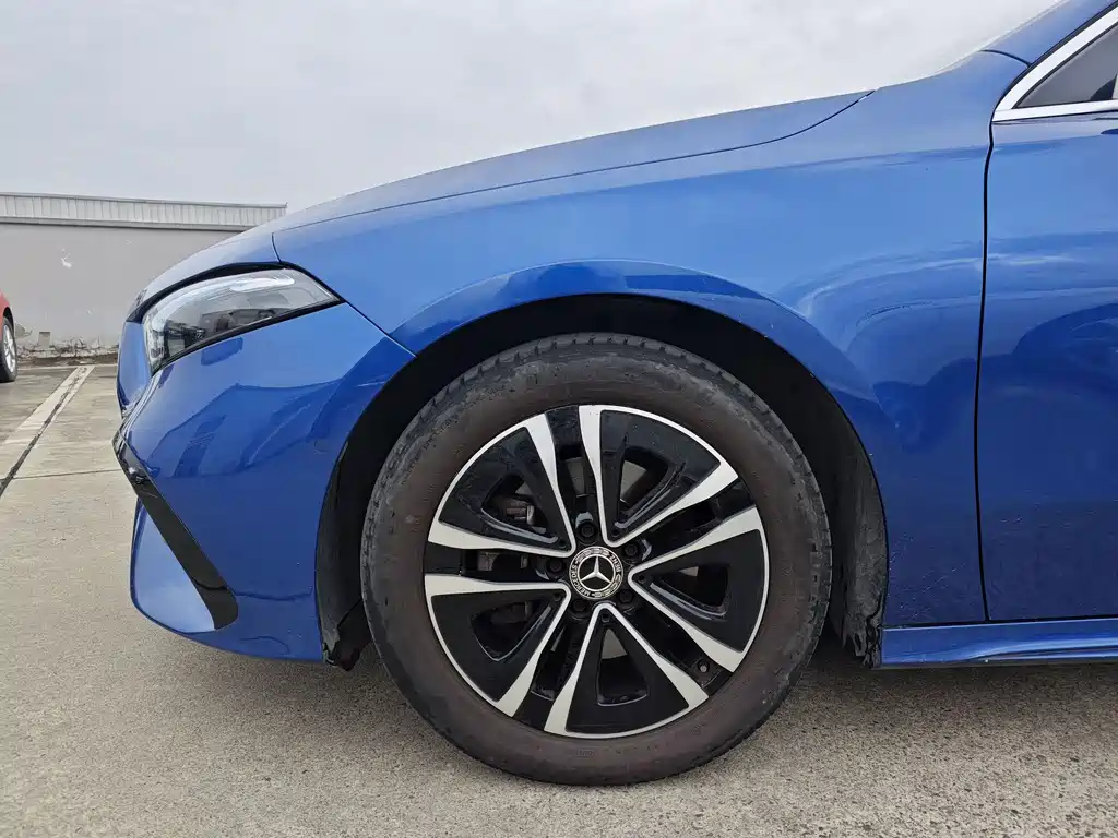 Mercedes-Benz A-Class A 2023 A 200 L