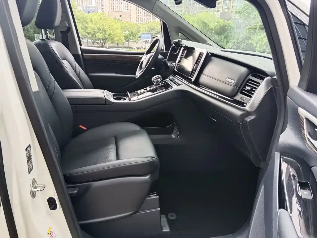 GAC Motor M8 Leader Series 390T Premium Edition, фото 13
