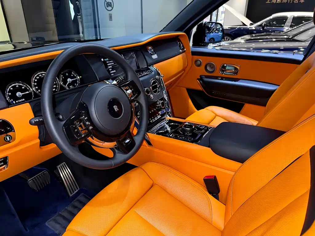 Rolls-Royce Cullinan 2018 мест