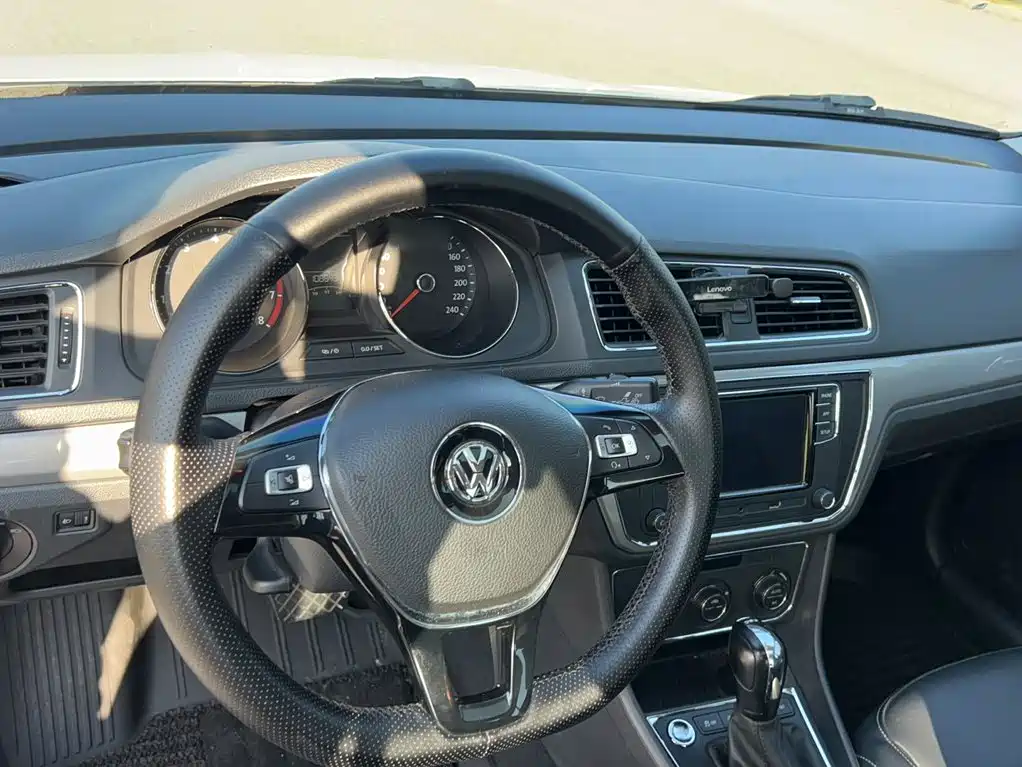 Volkswagen Lavida — миниатюра 3