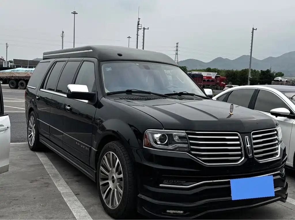 Lincoln Navigator — миниатюра 2
