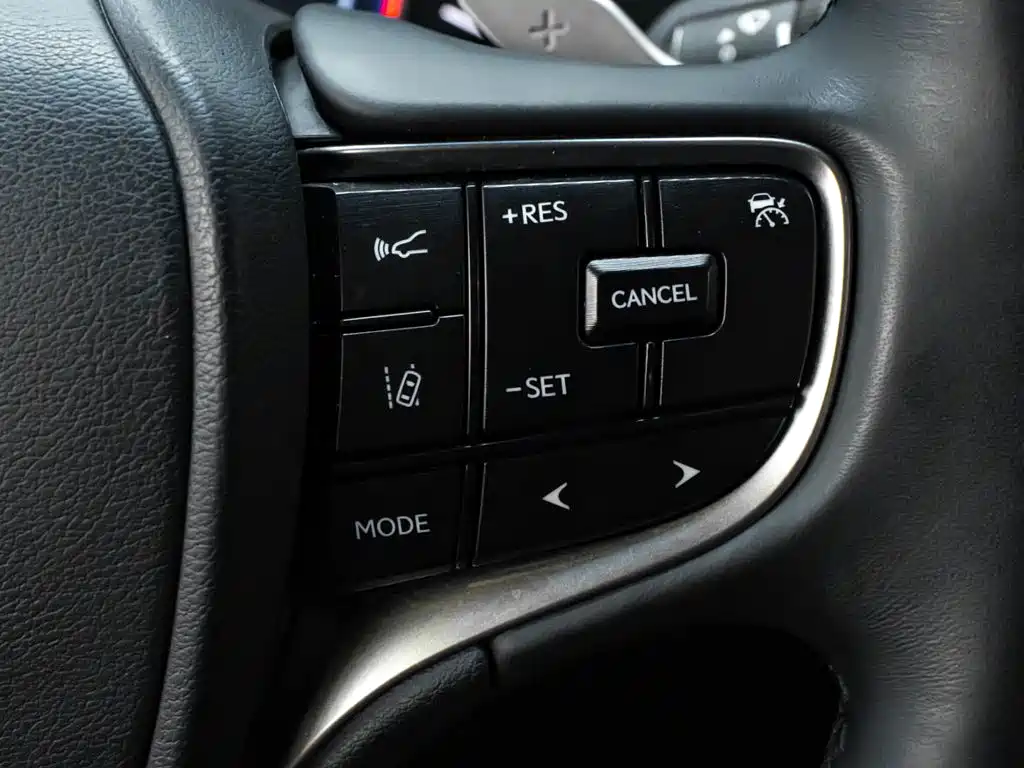 Lexus ES 2023 — фото 18