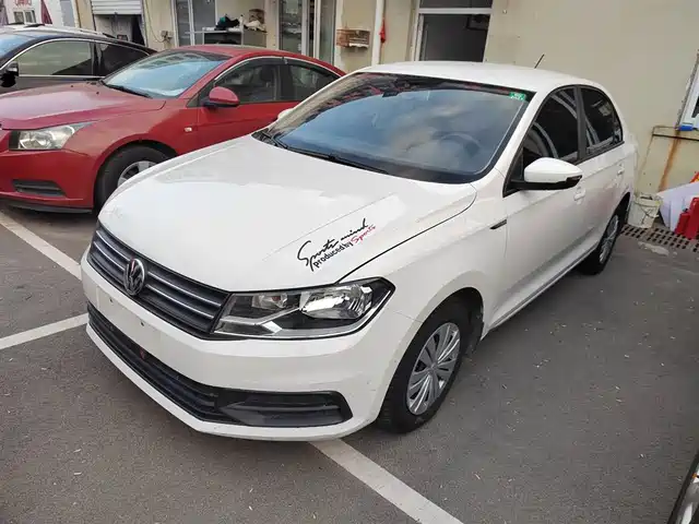 VOLKSWAGEN SANTANA 2019