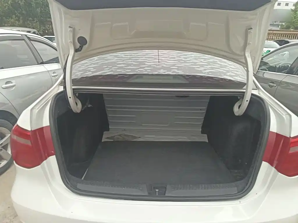 Volkswagen Jetta — миниатюра 19