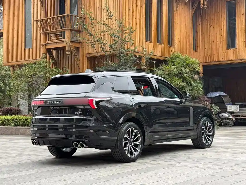 Lynk & Co 09 2021 2.0T Halo мест