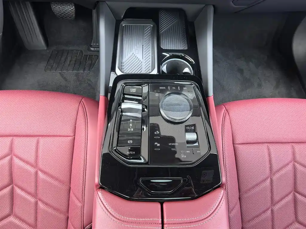 BMW i5 — миниатюра 14