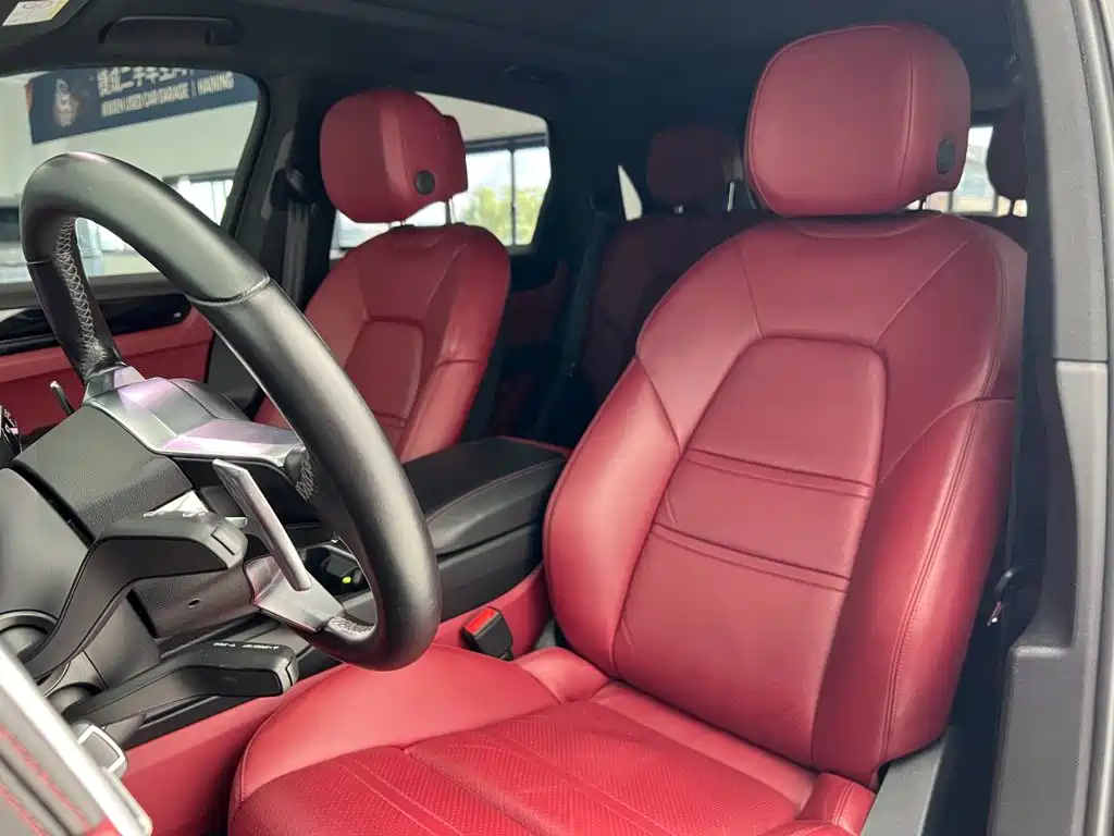Porsche Cayenne — миниатюра 14