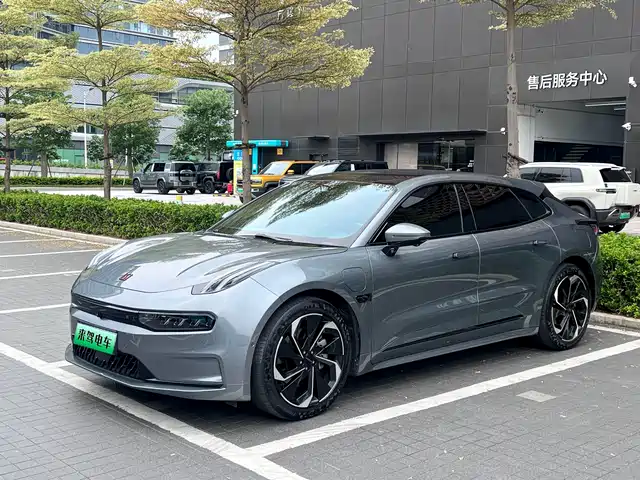 2022 Zeekr 001