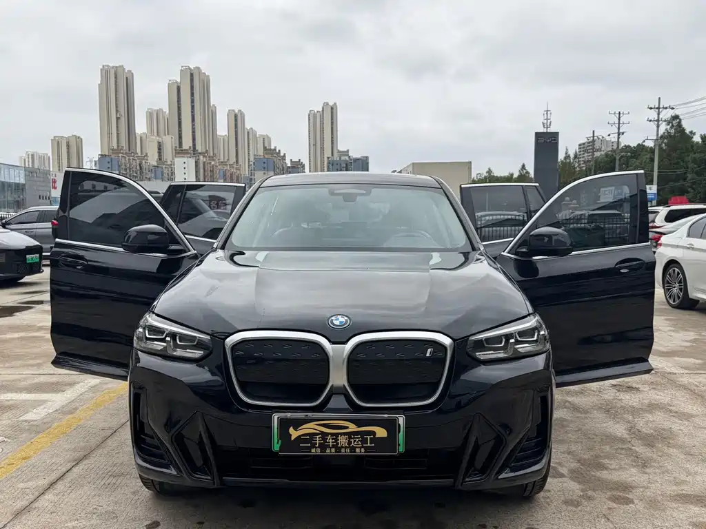 BMW iX3 — миниатюра 17
