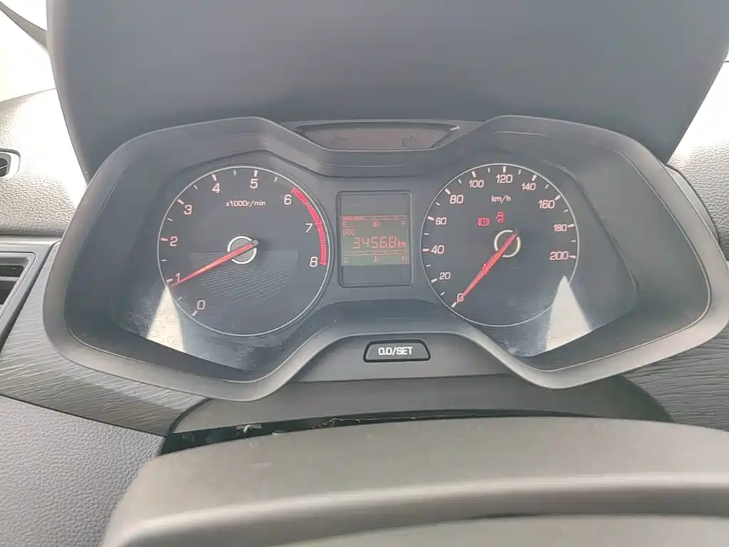 Baojun 310W — миниатюра 12