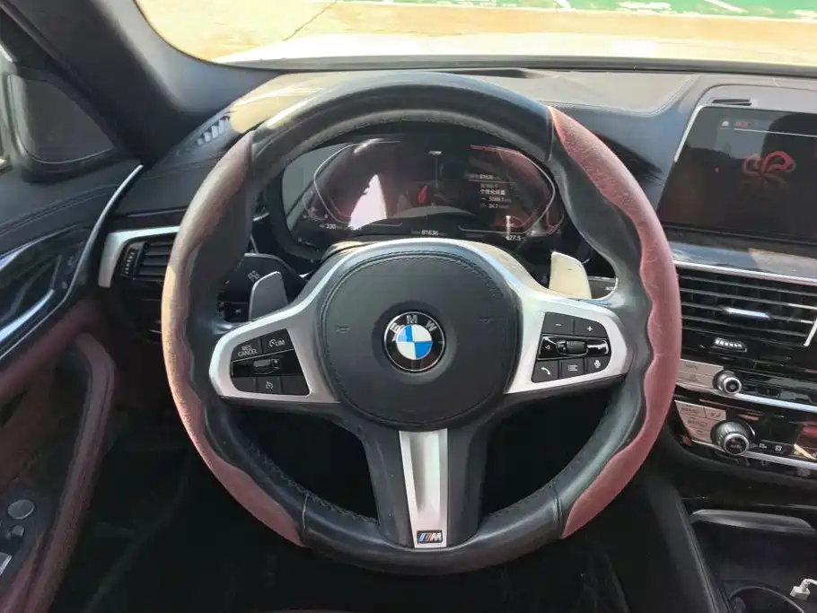 BMW 5 Series — миниатюра 15