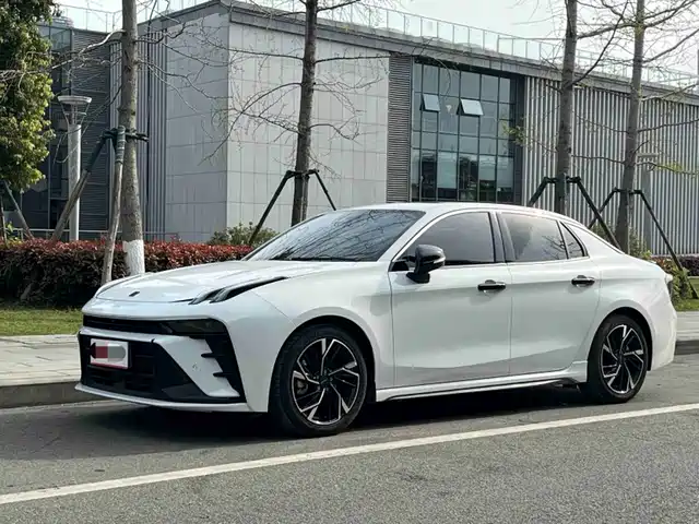 2025 Lynk & Co 03