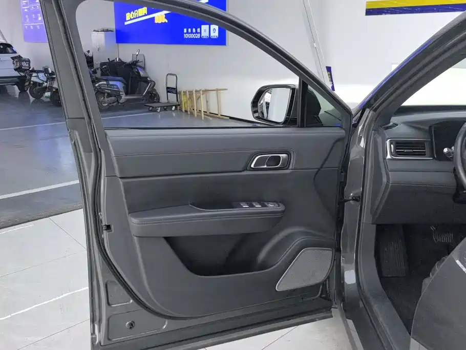 Li Auto Li ONE — миниатюра 7