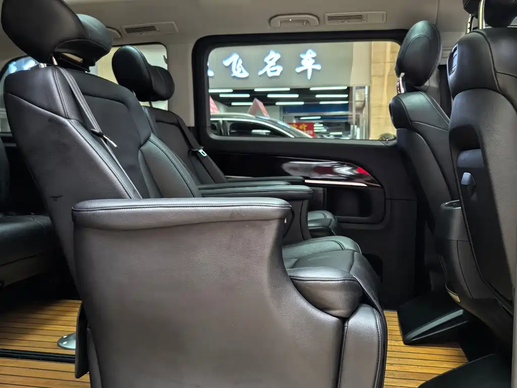 Mercedes-Benz V-Class — миниатюра 15