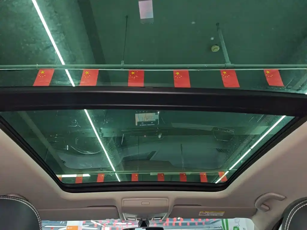 Volkswagen Tiguan L PHEV — миниатюра 18