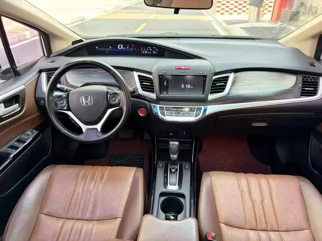 Honda Jade 2017 210TURBO CVT Luxury 5 мест