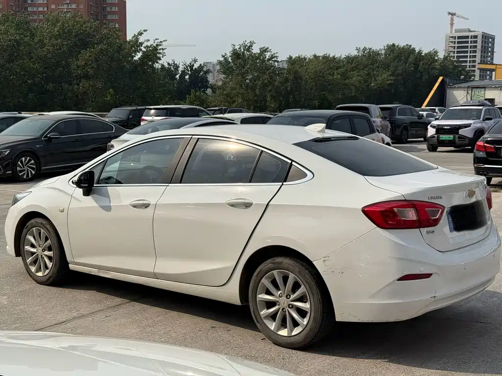 Chevrolet Cruze — миниатюра 9
