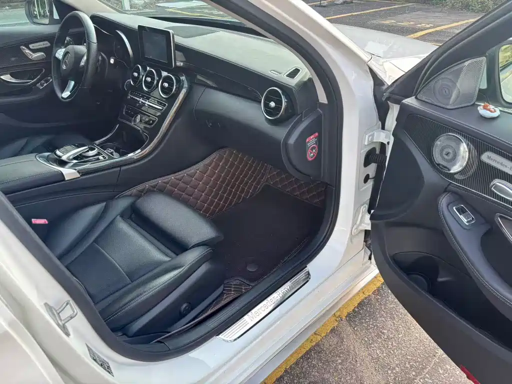 Mercedes-Benz C-Class — миниатюра 4