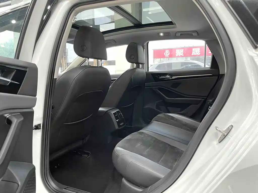 Volkswagen Sagitar 2021 280TSI DSG