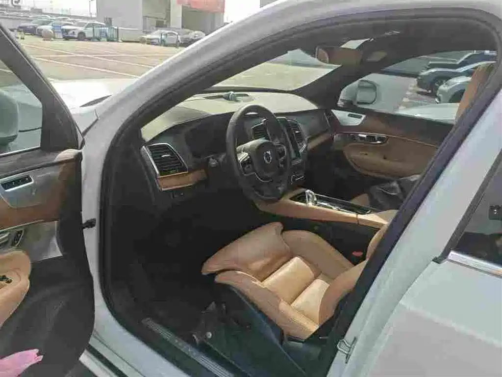 Volvo XC90 PHEV — миниатюра 3