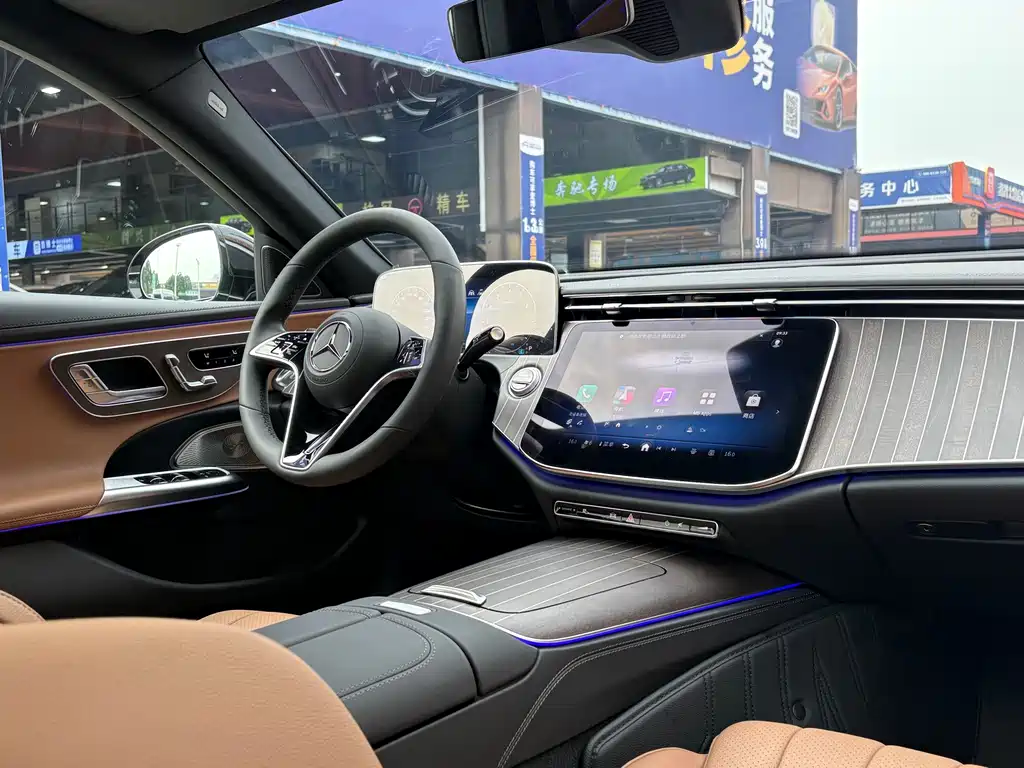 Mercedes-Benz E-Class — миниатюра 17