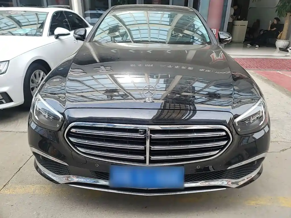 Mercedes-Benz E-Class — миниатюра 3