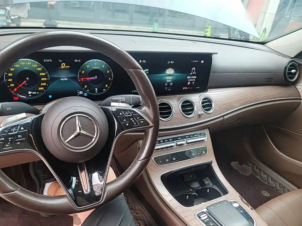 Mercedes-Benz E-Class — миниатюра 10