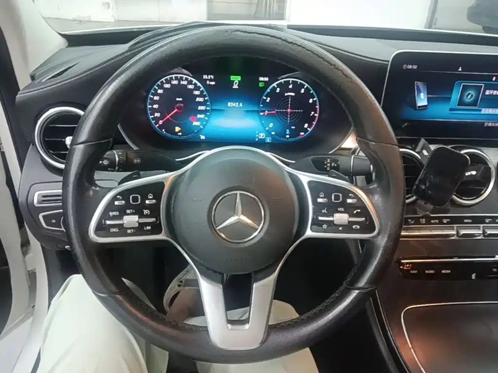 Mercedes-Benz C-Class — миниатюра 11