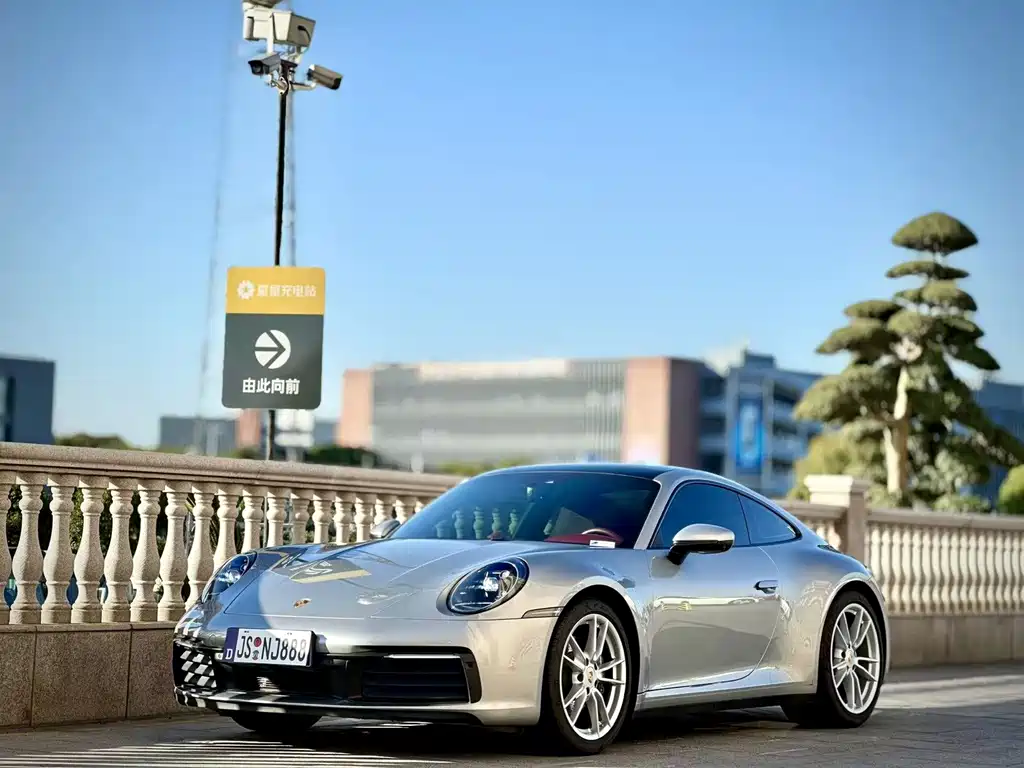 Porsche 911