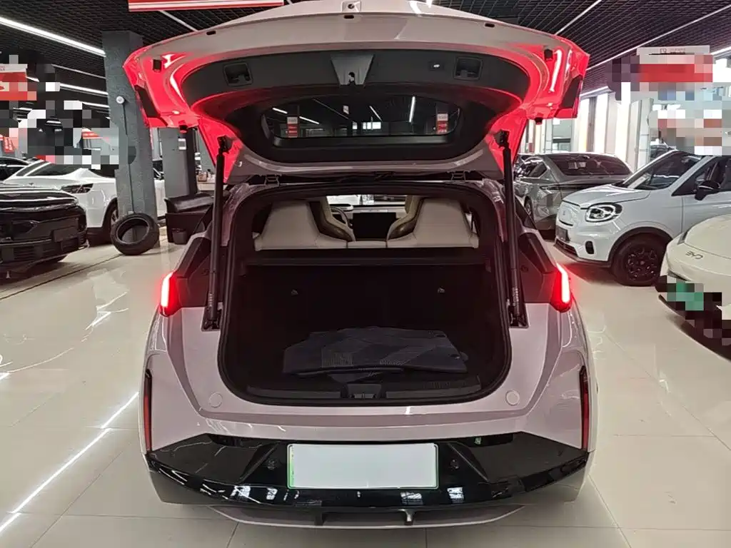 Zeekr X — миниатюра 19