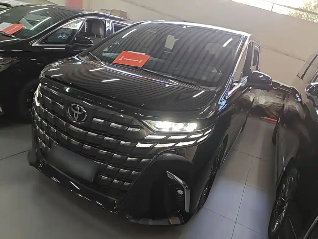 Toyota Alphard — миниатюра 2