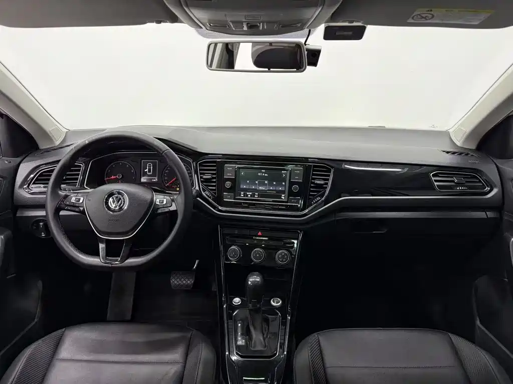 Volkswagen T-Roc — миниатюра 10