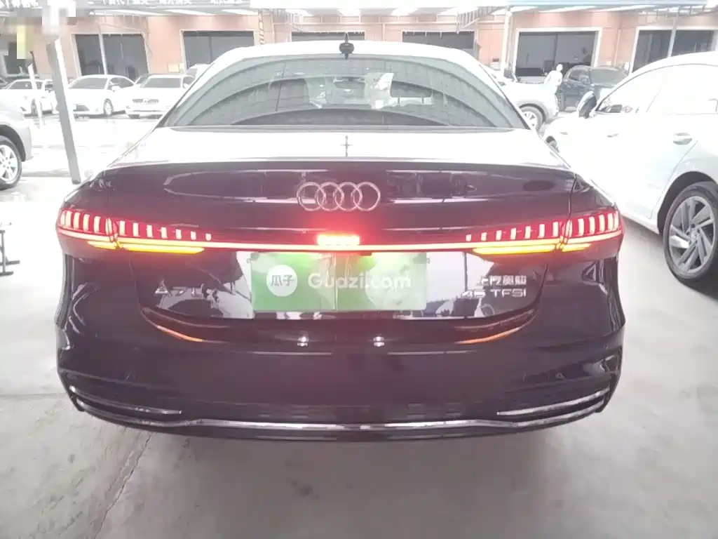 Audi A7L — миниатюра 6