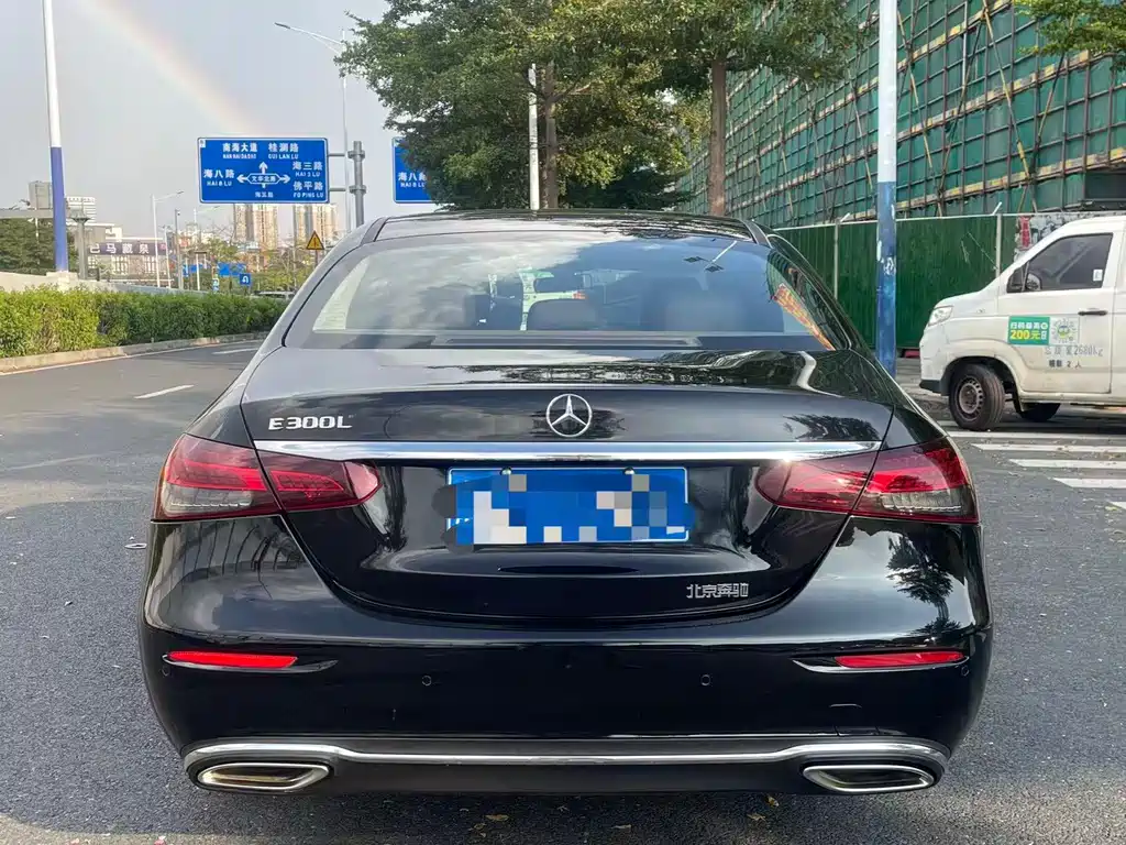 Mercedes-Benz E-Class — миниатюра 4