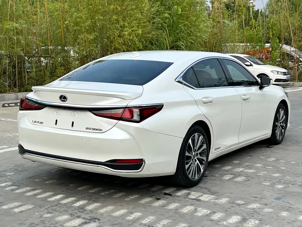 Lexus ES — миниатюра 9