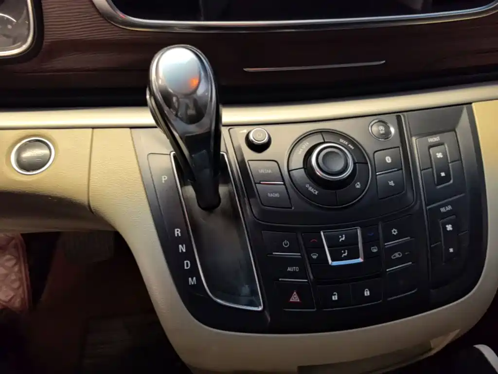 Buick GL8 — миниатюра 19