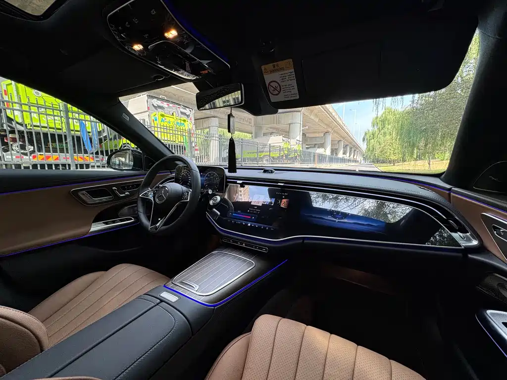 Mercedes-Benz E-Class — миниатюра 18