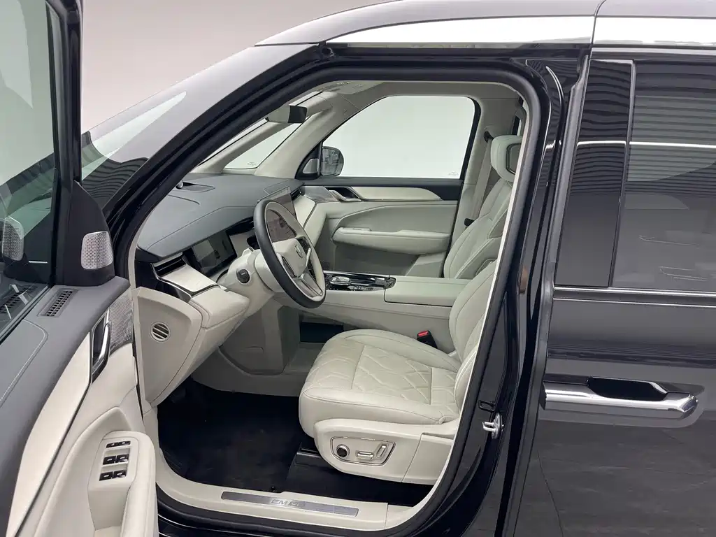 Volvo EM90 — миниатюра 16