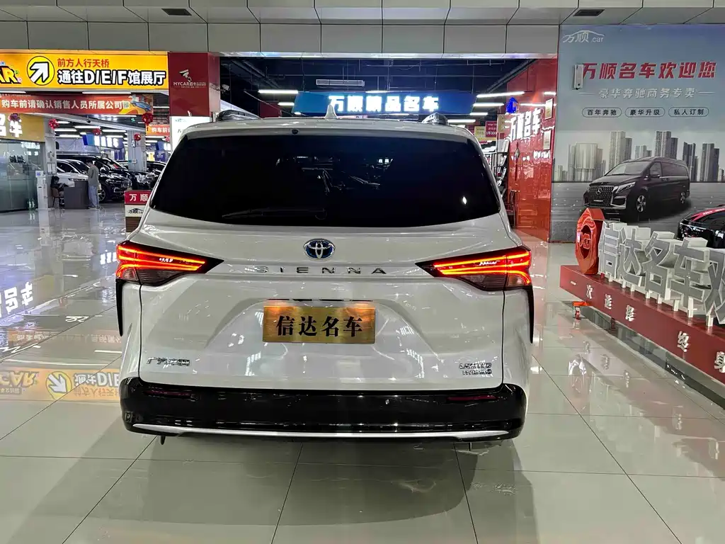 Toyota Sienna — миниатюра 20
