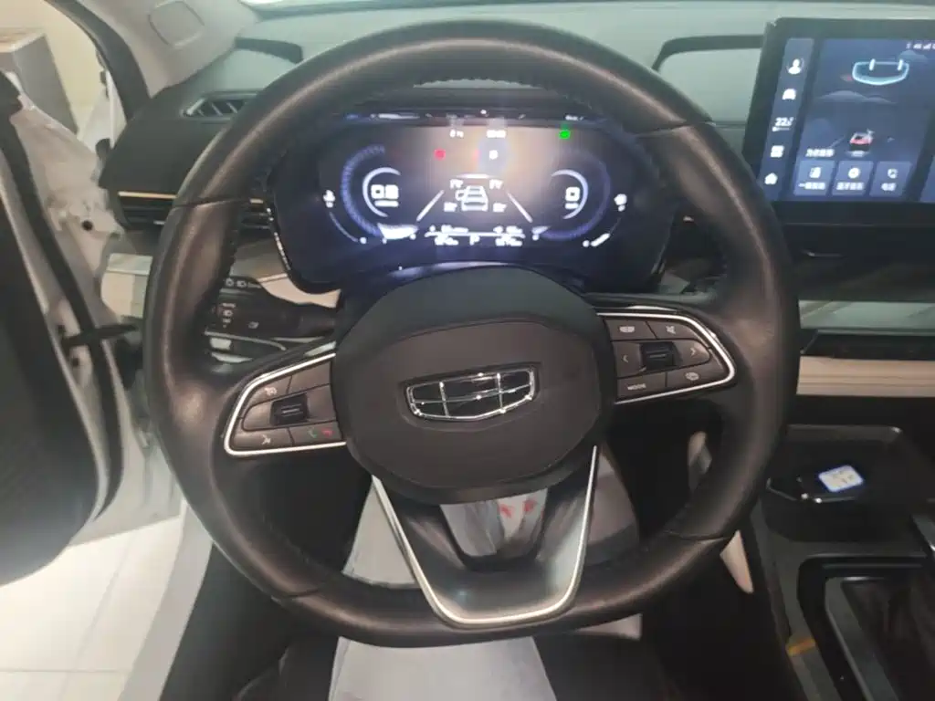 Geely Emgrand L — миниатюра 11