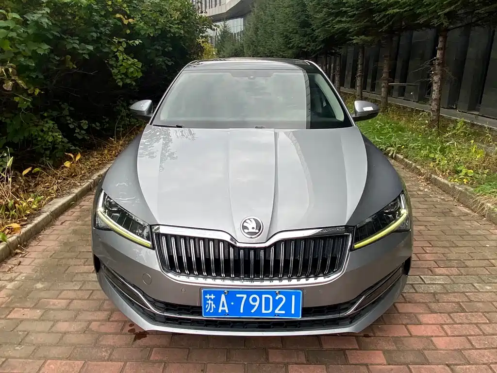 Skoda Superb 2023 — фото 2