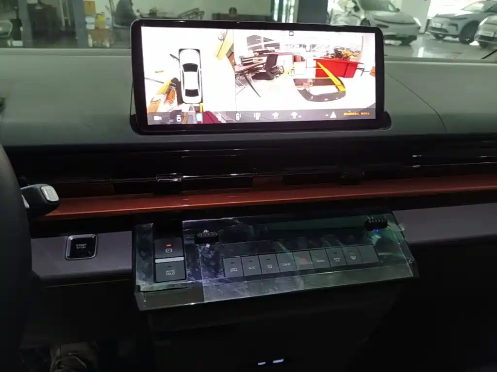 Yuan Cheng Yuan Cheng Super VAN — миниатюра 13